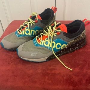 NEW BALANCE SNEAKERS!